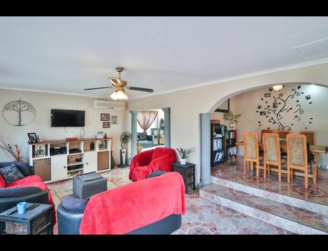 3 BEDROOM HOUSE FOR SALE IN SUIDERBERG